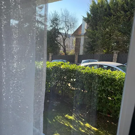60 M2 5 Personnes A 10 Min De Paris 2 Proche Toutes Commodites Rueil-Malmaison