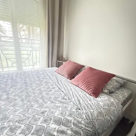 Appartement 60 M2 5 Personnes A 10 Min De Paris 2 Proche Toutes Commodites Rueil-Malmaison