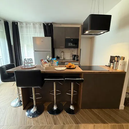 Appartement 60 M2 5 Personnes A 10 Min De Paris 2 Proche Toutes Commodites Rueil-Malmaison